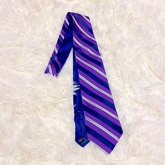 🌷 Tommy Hilfiger🌷100% Silk Tie Purple / Navy Blue - Picture 4 of 5